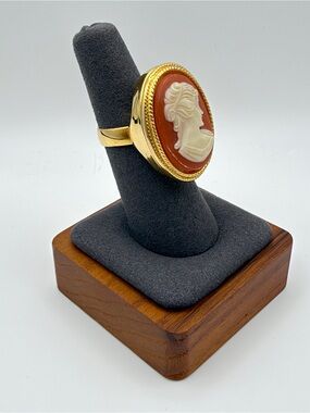 Vintage Avon Cameo Solid Perfume Ring - Gold Tone Adjustable